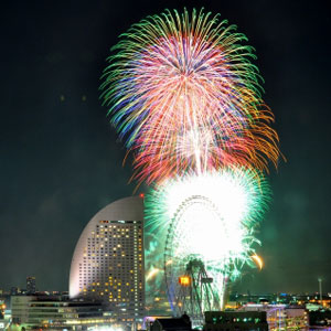 横浜開港祭の花火が見える場所は？穴場はどこ？ホテルなら？